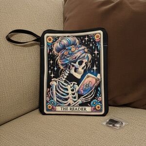 NWT The Reader Zippered Book Pouch With Lock